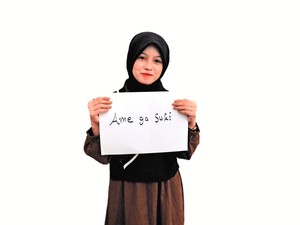 Jポップやアニソン、熱帯雨林から世界へ　インドネシアの歌姫レイニッチさん