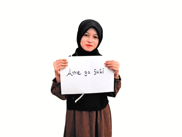 Jポップやアニソン、熱帯雨林から世界へ　インドネシアの歌姫レイニッチさん