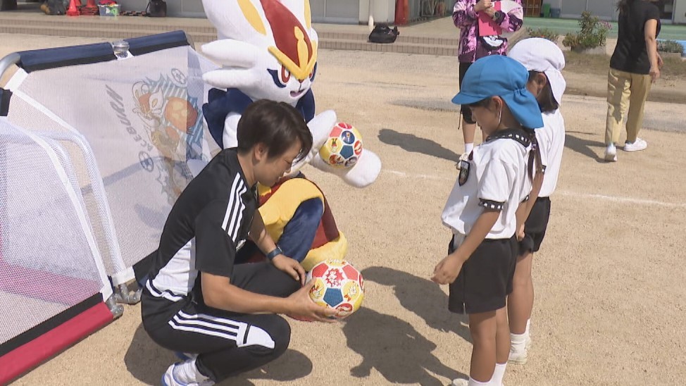 元なでしこジャパン・宮間あやさんが幼稚園に！ 子どもたちとサッカー