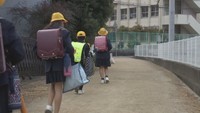 【資料】登校する小学生
