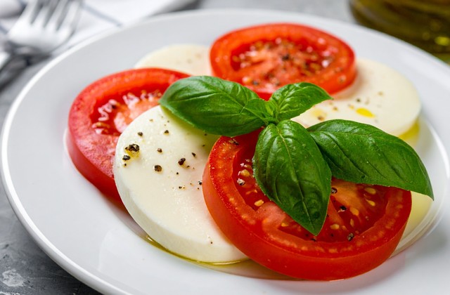 イタリア料理では欠かせない「ハーブ」※画像はAIが作成したイメージです（真由　野田/stock.adobe.com）