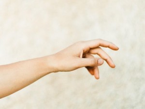 「人の不幸で飯を食う仕事」だから、想像する