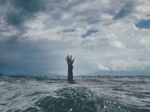 頼られるために必死だった私は、うつ病になっても誰かに頼れなかった