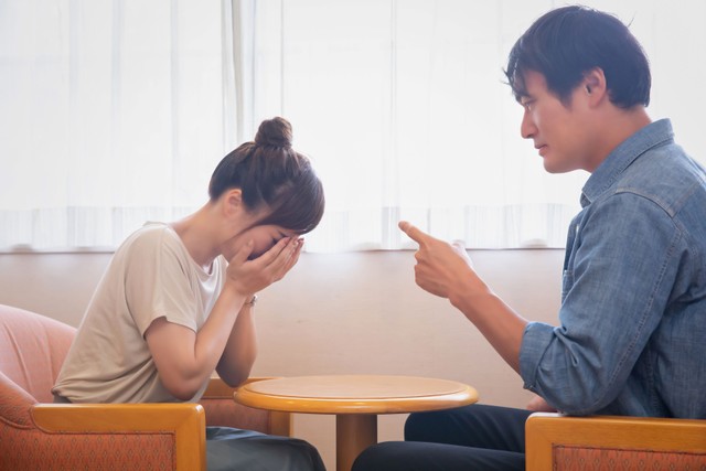 夫婦間のモラハラ(buritora/stock.adobe.com)