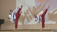 テコンドーを披露した韓国・興海中学校の生徒