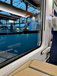 礼拝堂へ。パリから列車に乗りカーン駅へ（画像提供：タカハシヤスコさん）