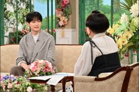「徹子の部屋」   黒柳徹子(右)、高橋文哉＝テレビ朝日提供