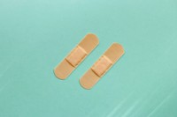 擦りむいたりした時に活躍する「絆創膏」※画像はイメージです（pote/stock.adobe.com）