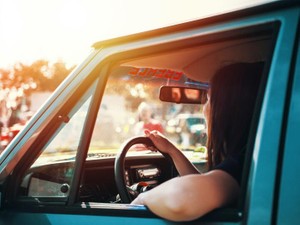 私が本当に美しいと思うのは、トラックを乗り回す「男らしい」彼女