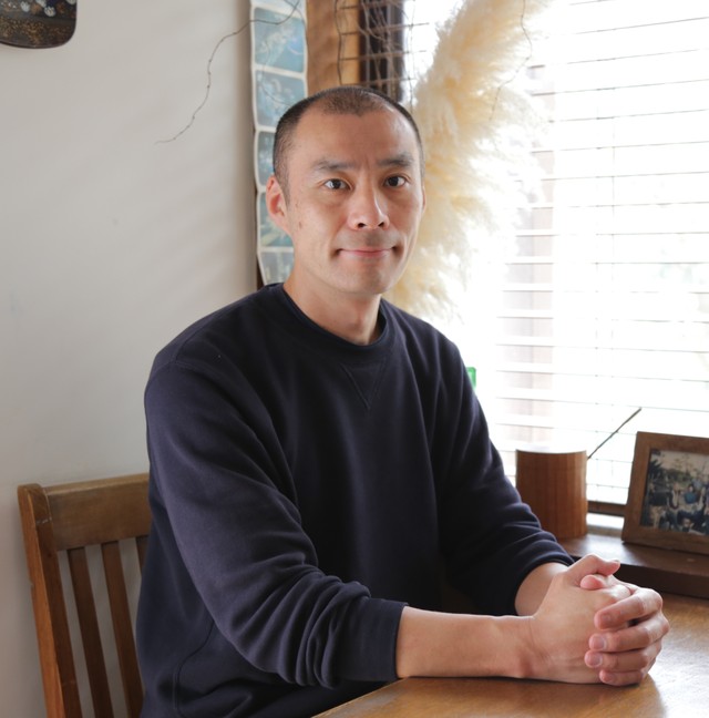 数々の名作絵本を生み出し続けるヨシタケシンスケさん（ポプラ社提供）