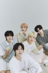 韓国コスメ「CLIO(クリオ)」新モデルに就任した「TOMORROW X TOGETHER」