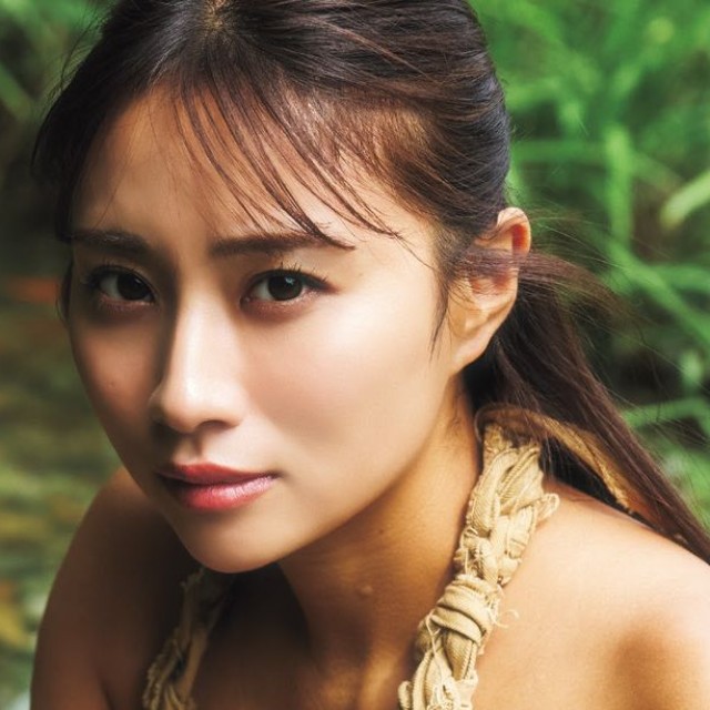 神山みれい（撮影／高橋慶佑　ヘアメイク／mahiro　スタイリング／工藤沙恵（ミタケイショウ））