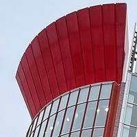 パチンコ屋かと思いきや…（きゅうり大好きっ子ちゃんさん提供＝画像をトリミングしています）