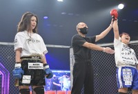 へずま嫁に敗れた坂口杏里