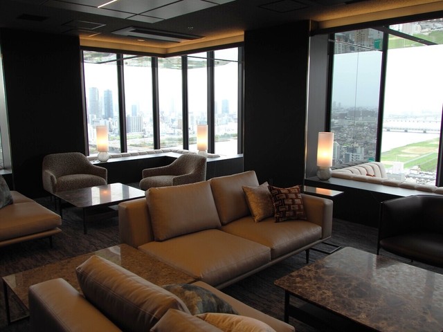 30階にある「スカイラウンジ」