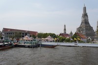 人気の観光地ワット・アルンの近くにある船着き場