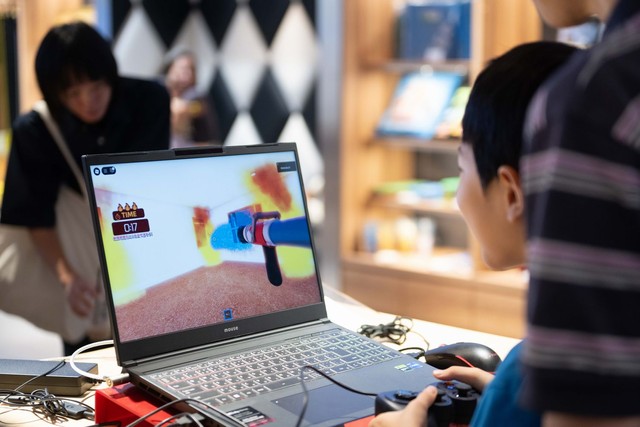 ゲームで防災教育「バーチャル消防士体験」（画像提供：株式会社Meta Osaka）