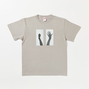 谷川俊太郎の写真詩集『絵本』がモチーフの、展覧会マーチTシャツ。