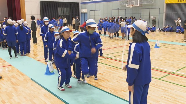 長縄跳び大会　三豊市立総合体育館