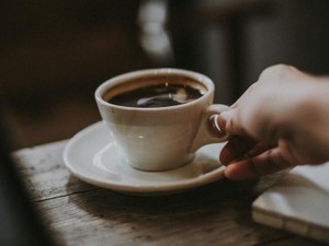 「私は一体何者だ」。摂食障害になった私はコーヒーを通して虹色の世界に気づいた