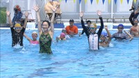 バルセロナ五輪の銅メダリスト 奥野史子さん　被災地の子どもたちをプールに招待