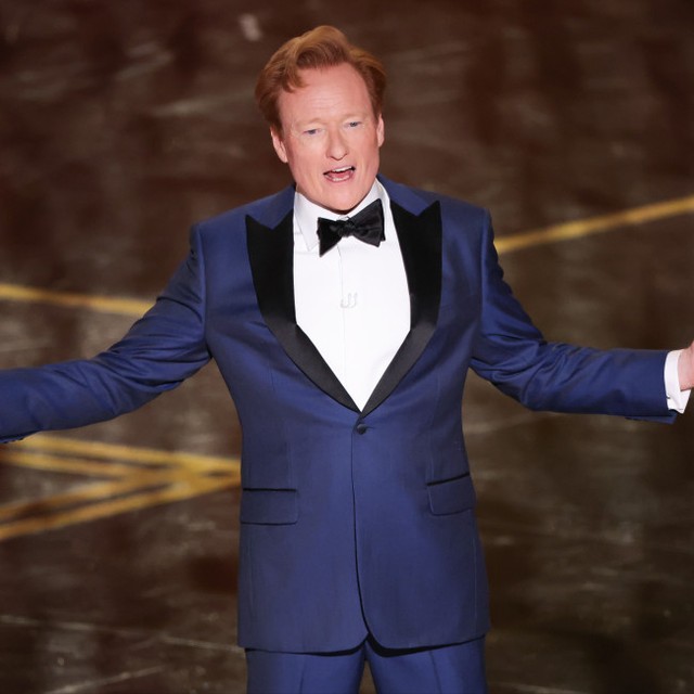 アカデミー賞授賞式の司会を務めるコナン・オブライエン