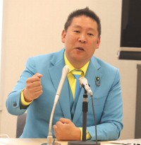 ＮＨＫ党の定例会見に出席した立花孝志党首
