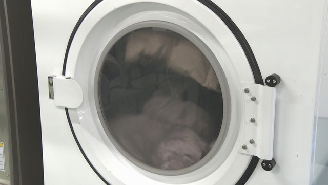 ダウンは家でも洗える？原油高騰の影響は？　クリーニング会社に聞いてみた【みんなのハテナ】