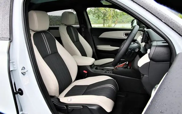 RV系ヴェゼルの運転席（提供：norico by ガリバー）