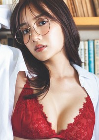 「週プレ」に登場した黒木ひかり©大辻隆広／集英社