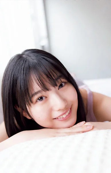 週刊少年チャンピオン20号で、表紙&巻頭グラビアを飾った乃木坂46の増田三莉音さんⒸ秋田書店Ⓒ乃木坂46LLCⒸ小池伸一郎