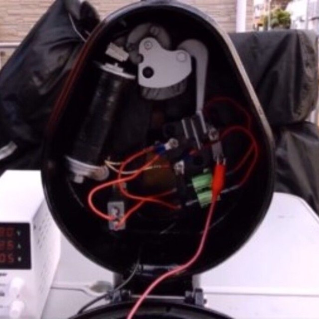 電気部品や配線を新しいものに交換／歩鉄の達人さん（@hotetunotatujin）提供