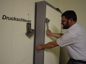 住民全員に核シェルター用意のスイスで考えたジレンマ　核攻撃を生き延びられても…