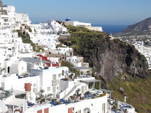 ギリシャ・サントリーニ島で出会った中東料理の定番、フムスのそっくりさん