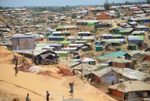 多数のロヒンギャ難民が逃れるバングラデシュへ　ビザは意外にも発行された