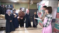 右から井上咲楽と藤井隆＝「新婚さんいらっしゃい！」ⓒABCテレビ