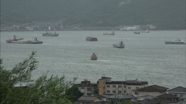 台風24号接近　香川・小豆島沖の船舶30隻が内海湾に避難