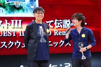 受賞の喜びを語る早坂将昭氏（右）と笑顔の堀井雄二氏