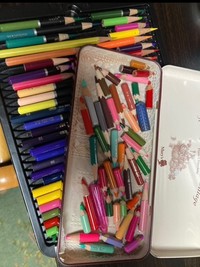 短くなるまで大切に使われた色鉛筆／おこめやさん（@ocomeya_sanrio）提供