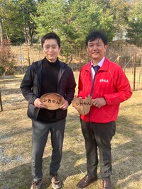 吉村知事と能勢温泉・西山竜也社長（能勢温泉提供）