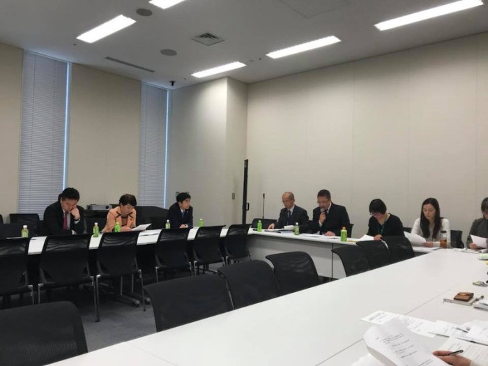 超党派議連での勉強会の様子