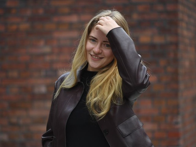 「就職＝安定」に疑問　24歳ノマドはAIを駆使、「週10時間労働」で世界を旅する