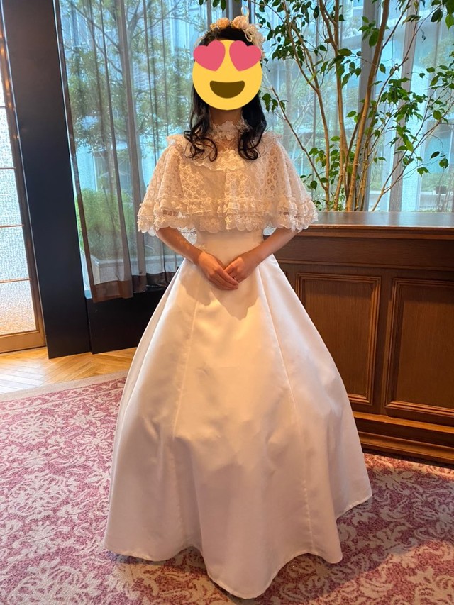 3人目は身長が低く、細身で市販んやレンタルものは会わなかったそう。ケープで可愛らしく仕上げました。