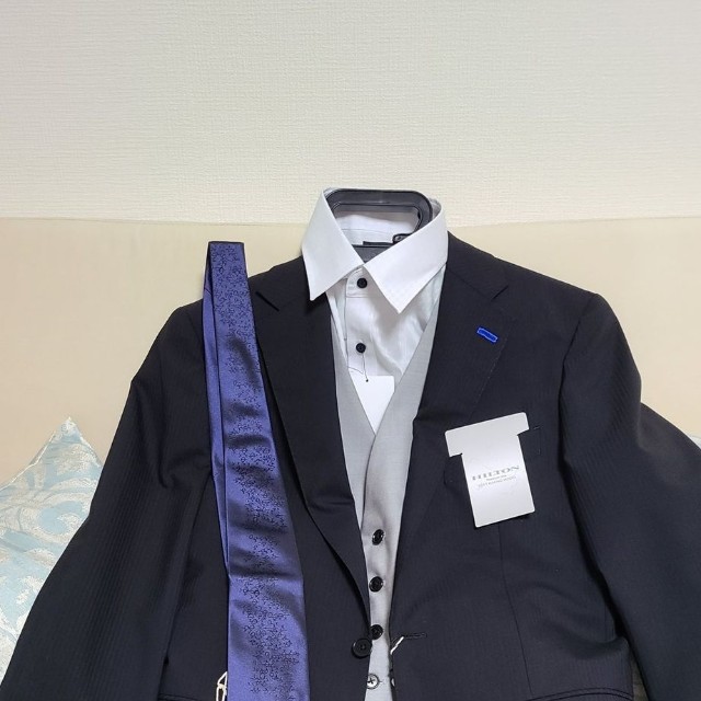 青山で仕立て直した念願のメンズスーツ（日御子朝眸さん提供）