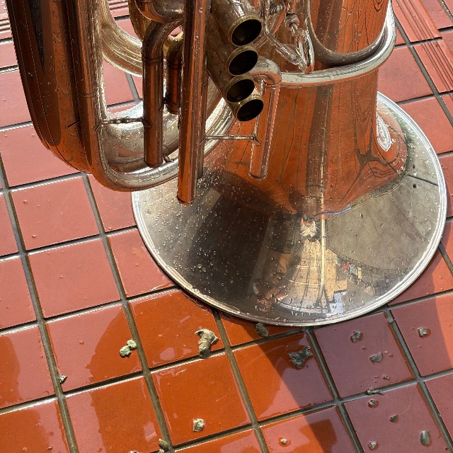 楽器は日々のメンテナンスが欠かせないという（國弘泰生さん提供）