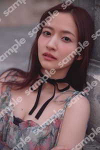 金川紗耶1st写真集『好きのグラデーション』折り目なしB3ポスター　タワーレコード渋谷店（撮影／三宮幹史）