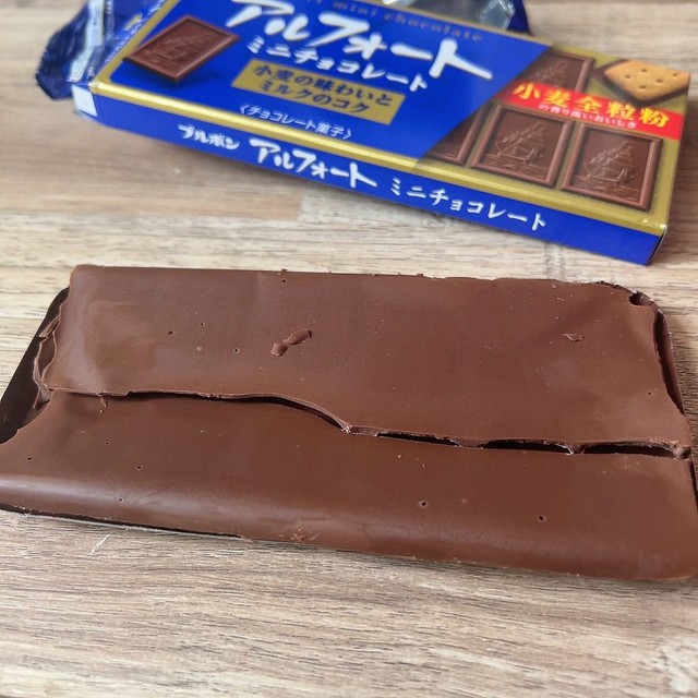 夏季限定！？“まるで板チョコ”なアルフォート／るーさん（@trumantzk）提供