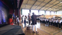 「笑顔がすごかった」　アフリカの音楽隊が西日本豪雨の被災地でミニコンサート　歌やダンスで中学校の生徒たちを元気に　倉敷市真備町