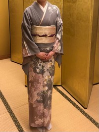 母が仕立てた着物をまとい、結婚式へ／Rieさん（@riekko_t）提供