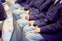 「女子がスラックスの制服を着ていても違和感を感じない」中高生は約8割。 ※画像はイメージです（maru54/stock.adobe.com/）